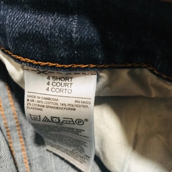 DONATED Old Navy Mid-Rise Curvy Straight Fit Jeans - 4S - Picture 5 of 5